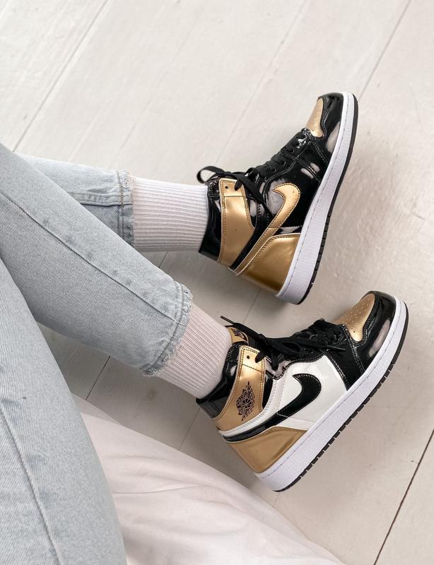 Nike jordan retro high patent gold toe 2850