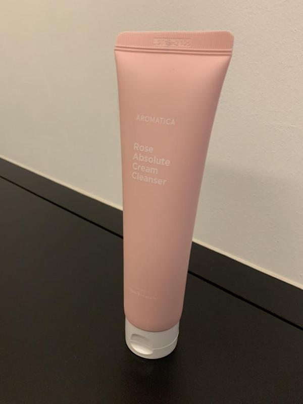rose absolute cream cleanser