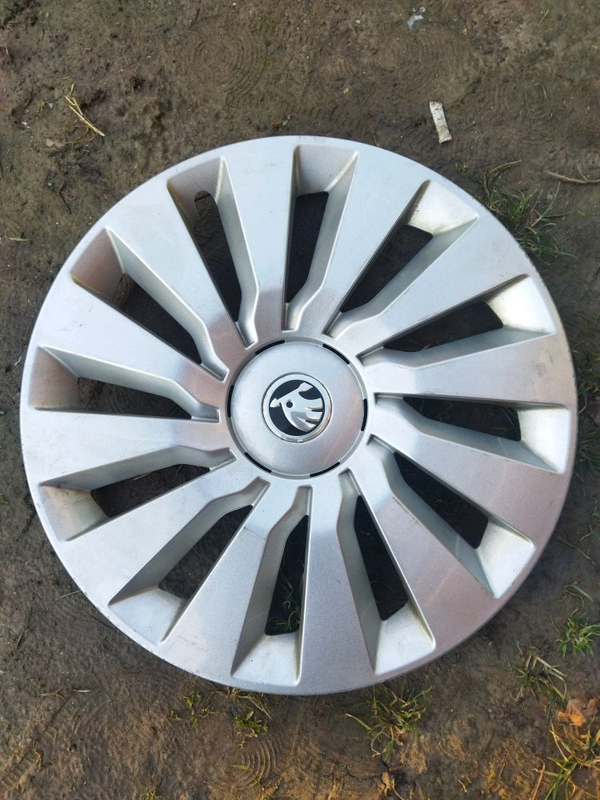 Ковпаки r16 skoda octavia a7 , 5e0601147d - оригінал. — цена 535 грн в ...