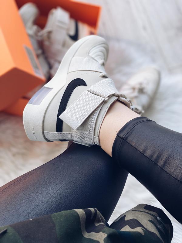 Nike fear of god raid store light bone