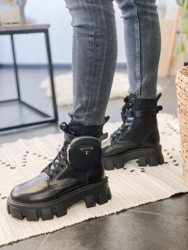 Prada ankle pouch combat boots black ✰ женские кожаные осенние ботинки ✰  черного цвета 😻 — цена 2330 грн в каталоге Ботинки ✓ Купить женские вещи  по доступной цене на Шафе | Украина #46986357