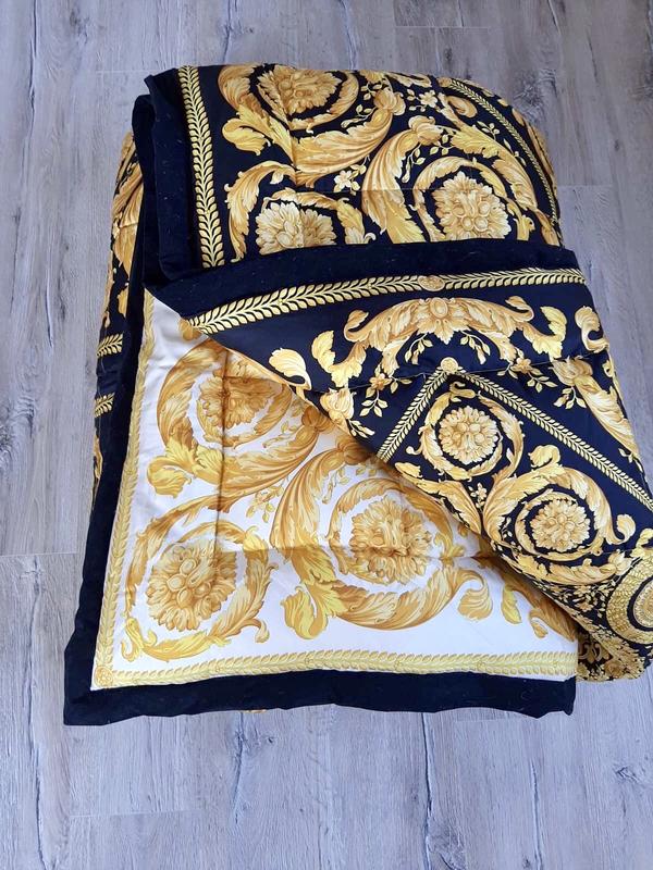 Пуховое одеяло одеяло брендовое одеяло versace оригинал — цена 15000 грн в  каталоге Одеяла ✓ Купить товары для дома и быта по доступной цене на Шафе |  Украина #47223959