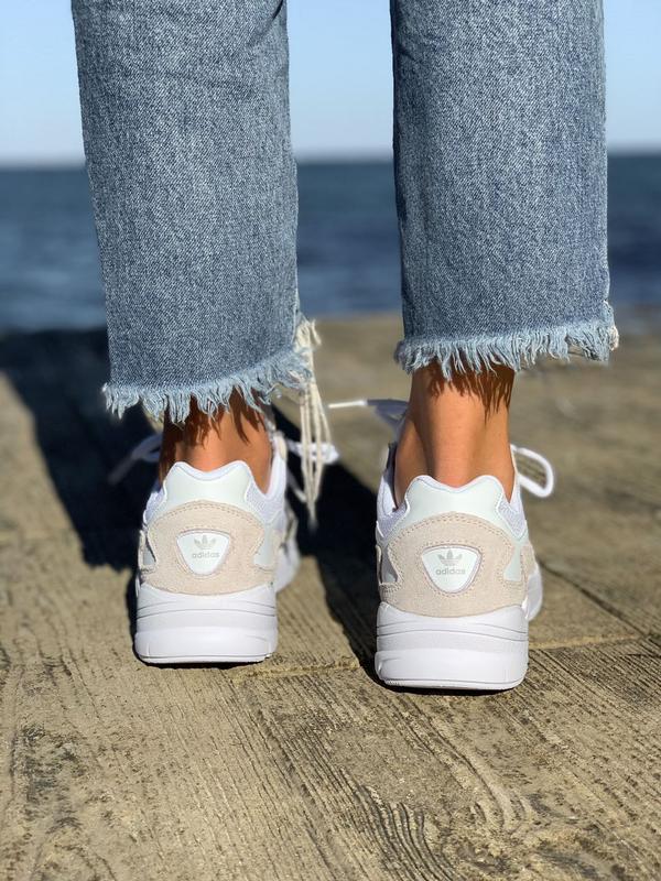 adidas falcon white nude beige Adidas 1685