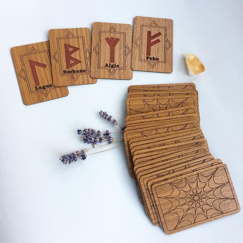 Деревянная колода карт рун футарк — цена 2550 грн в каталоге Настольные ...