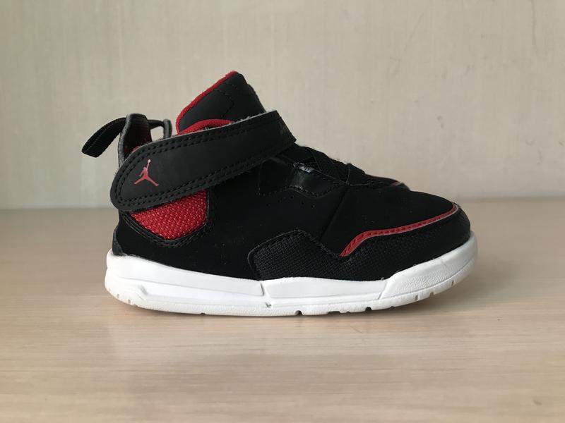 jordan courtside 23 black and red