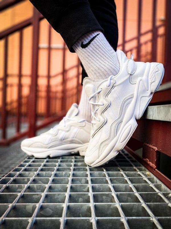 ozweego triple white