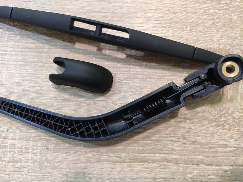 Задній двірник ніссан ноут nissan note ноті заднів щітка — цена 290 грн ...