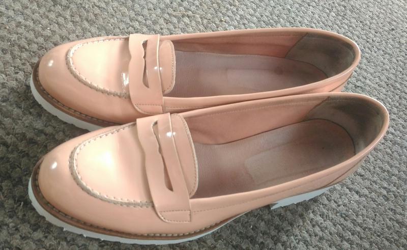 Розовые лоферы