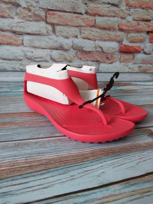 Crocs top serena flip