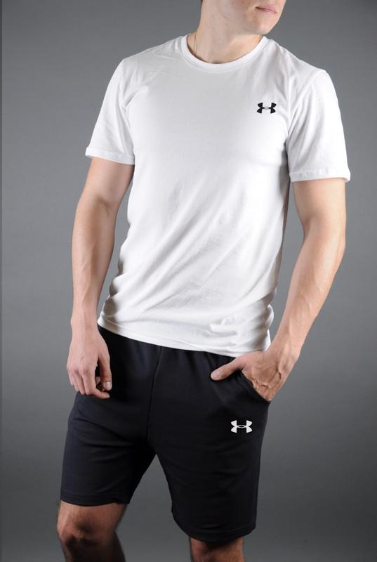 Leggings negros y rosas con estampado de la marca en la pernera Heatgear de Under armour khaki Training 330