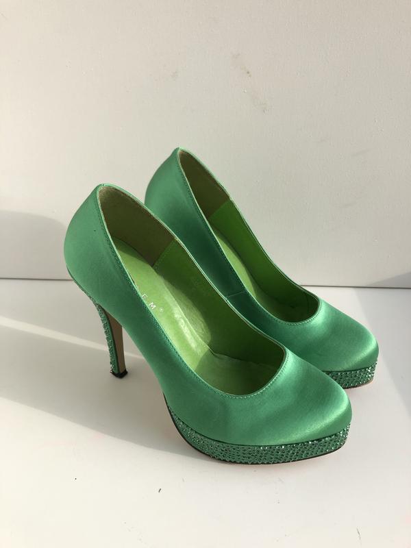 Зелені туфлі — ціна 150 грн у каталозі Туфлі ✓ Купити жіночі речі за  доступною ціною на Шафі | Україна #49461173