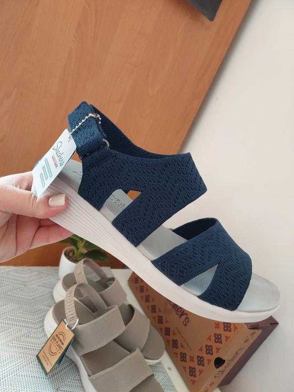 Skechers ccbk deals