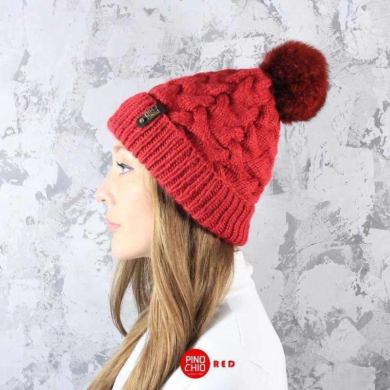 Вязаная шапка с меховым помпоном — цена 1200 грн в каталоге Шапки ...