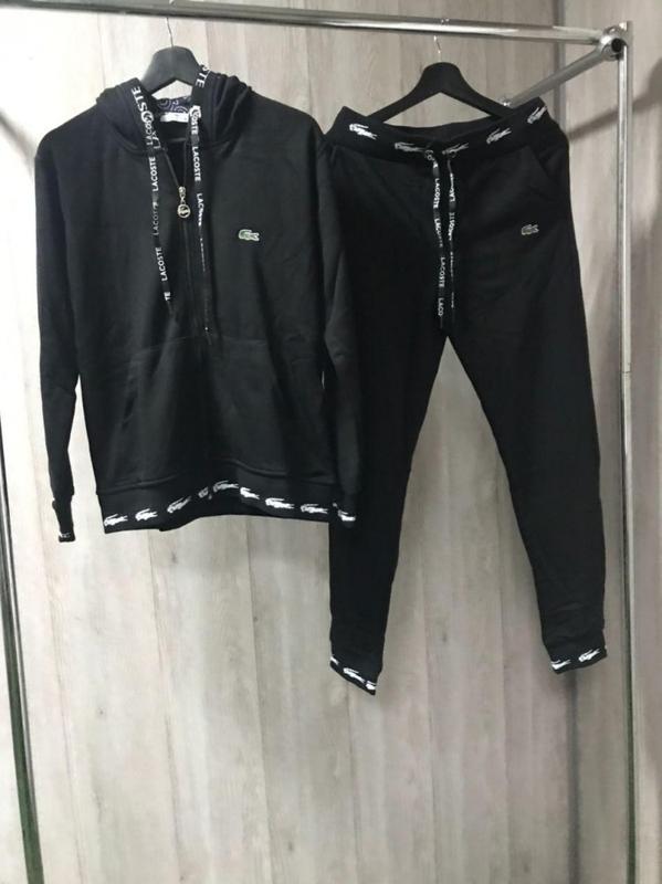 Черный спортивный костюм Lacoste