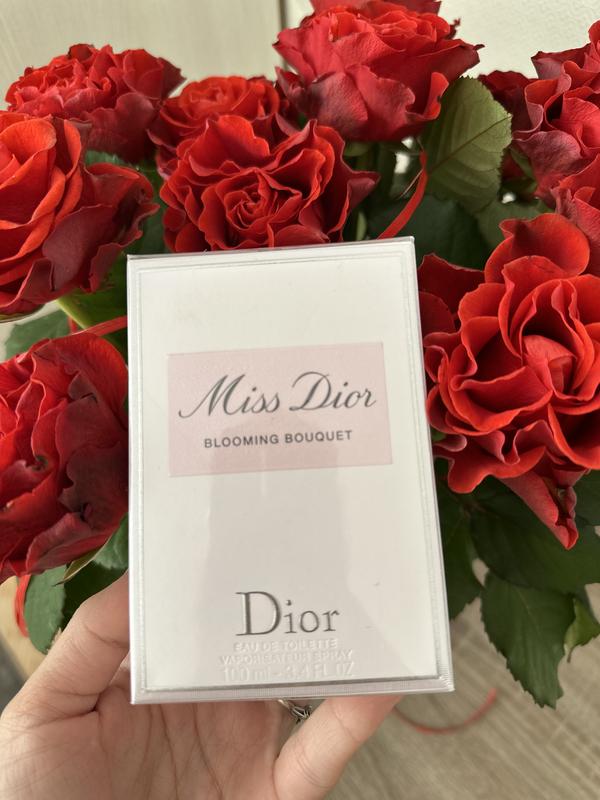 Dior flower bouquet sale
