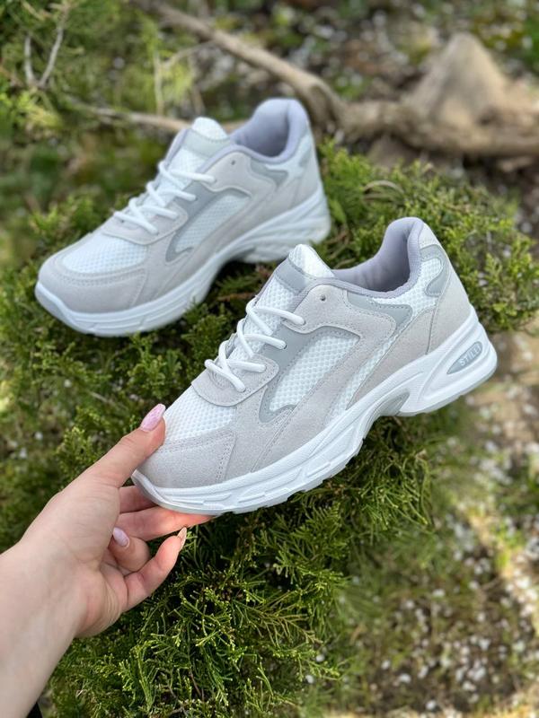 1050