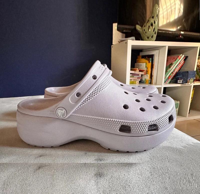 181048075 crocs classic platform clog mauve mist 2600