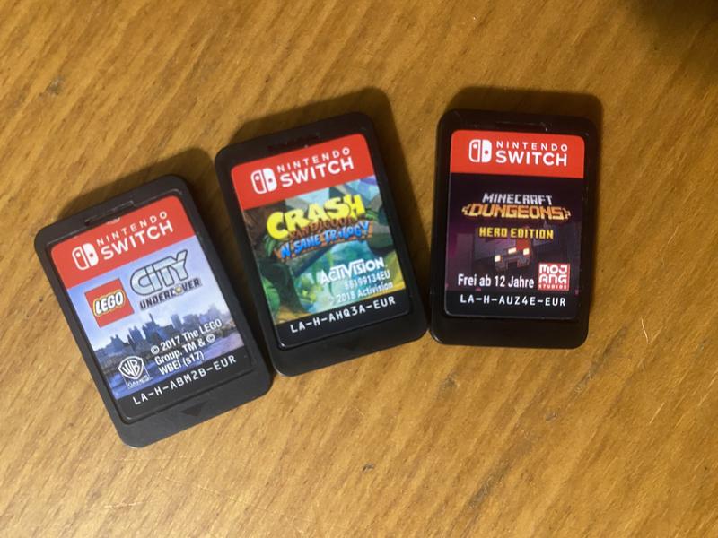 Amazon.co.jp: Nintendo Switch/Switch Lite用冷却ファン 卓上スタンド ニンテンドスイッチ散熱器 冷却扇風機  排熱装置 ハイパワー 静音 冷却しながら充電可能 電源ON/OFF可 本体給電/外部給電切替 : ゲーム