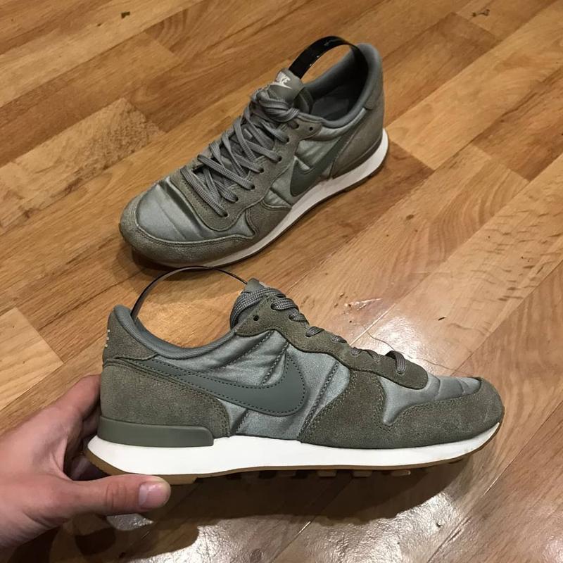 nike international premium 375