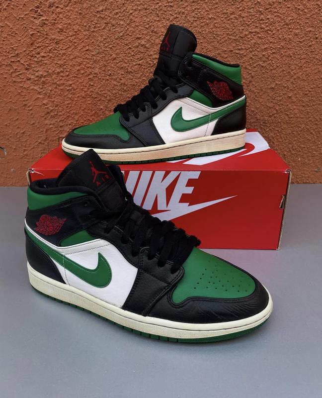 Оригінальні чоловічі шкіра кросівки nike air jordan 1 mid 42 р 27