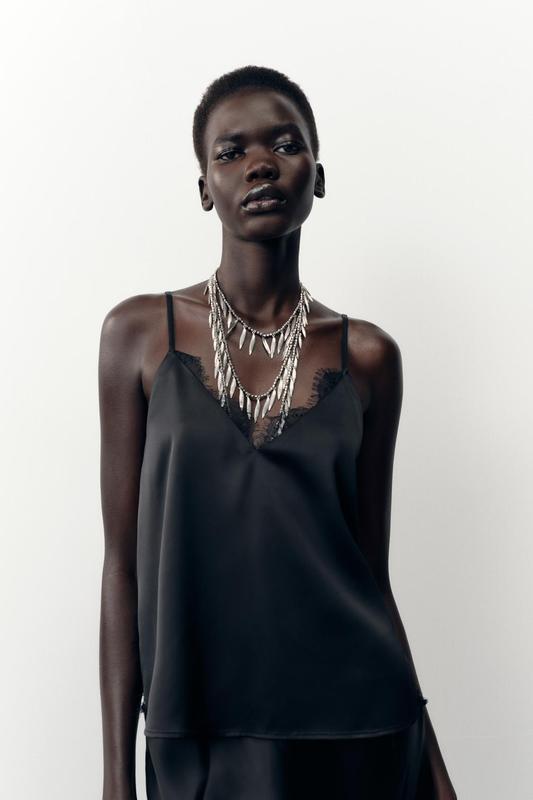 Топ женский черный атласный с кружевом zara — цена 2340 грн в