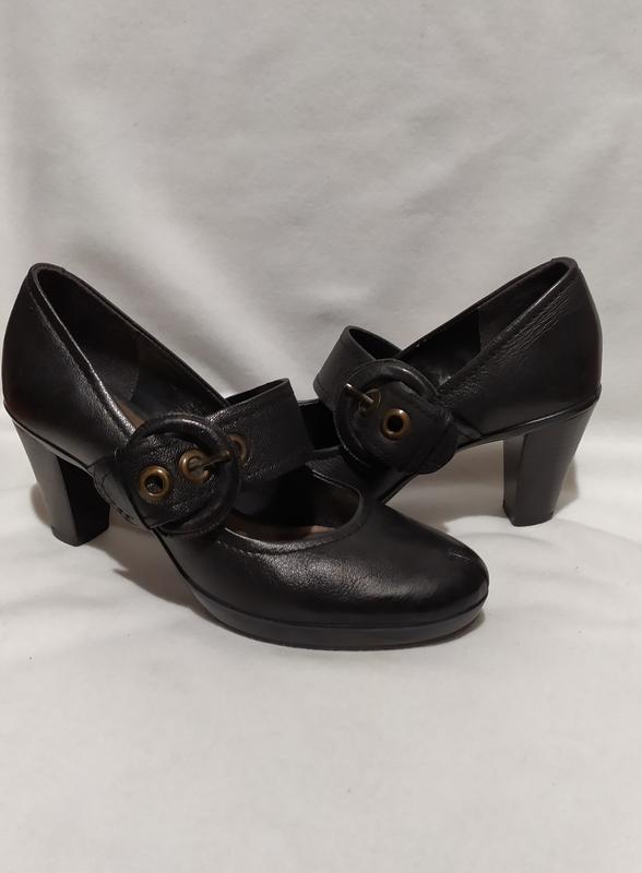 Clarks - женские туфли на каблуках — цена 200 грн в каталоге Туфли ✓ Купить  женские вещи по доступной цене на Шафе | Украина #51923721