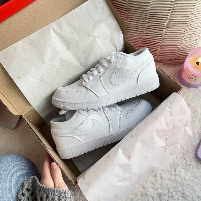 Кроссовки nike air jordan 1 low full white — цена 3100 грн в