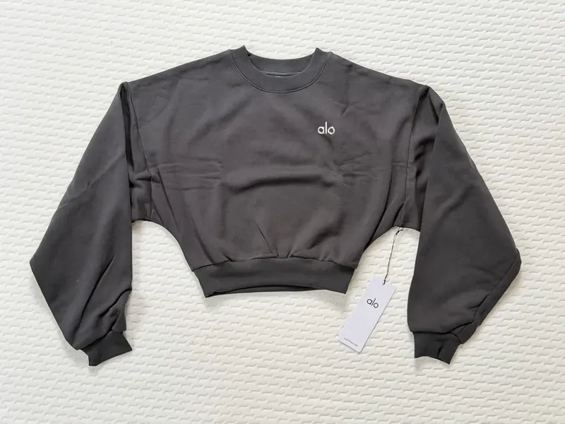 Оригинальная кофта alo yoga cropped accolade crewneck anthracite s