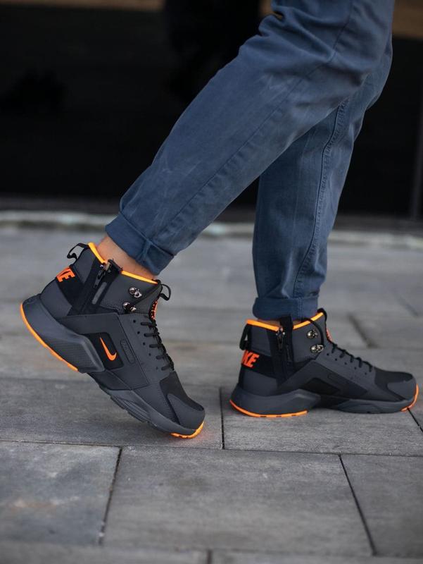 Nike huarache noir orange sale