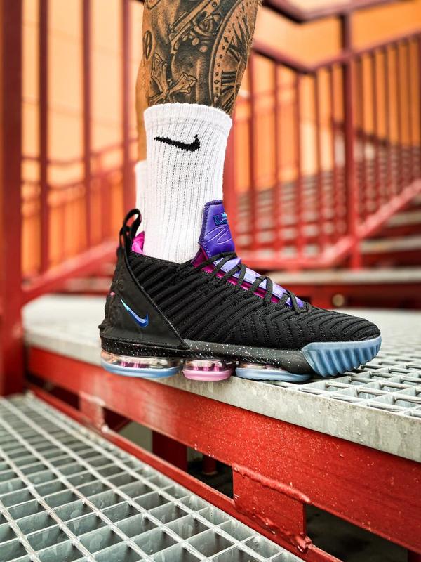 lebron 16 graffiti