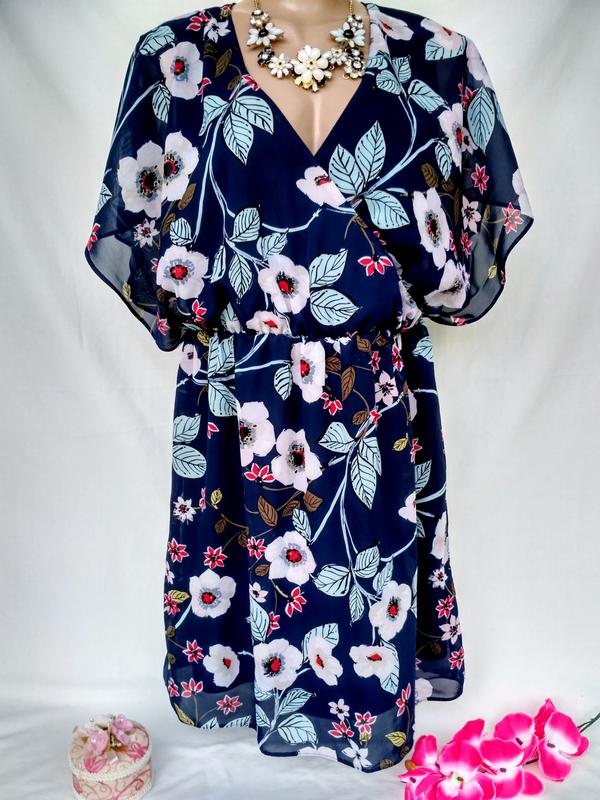Шифоновое платье с цветочным принтом для полных женщин