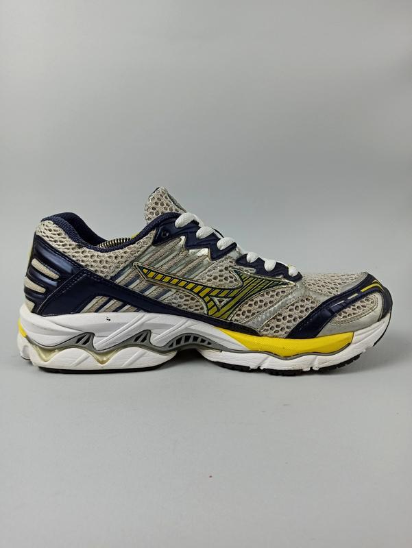 mizuno wave nirvana 2