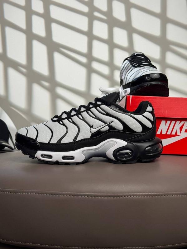 Nike air max plus white black — ціна 2650 грн у каталозі Кросівки