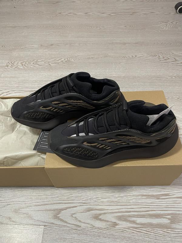 Yeezy 700 mens brown hotsell