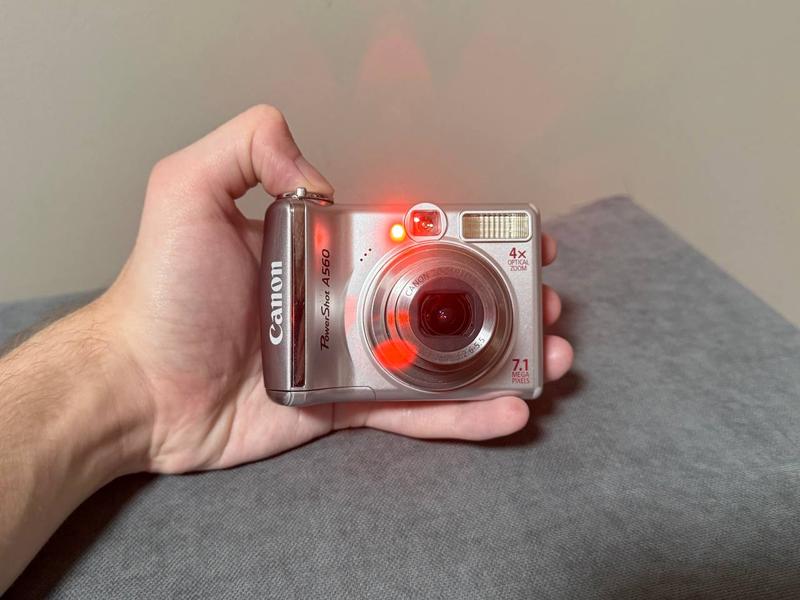 Canon powershot a560 винтажный цифровой фотоаппарат мыльница y2k