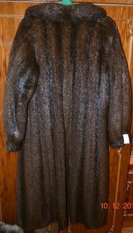 переделанные нутривые шубы с песцов на современную модель. коляево нутрии полушубок. шуба из нутрии вишня. старая длинная шуба из нутрии. шуба нутрии авито армавир.