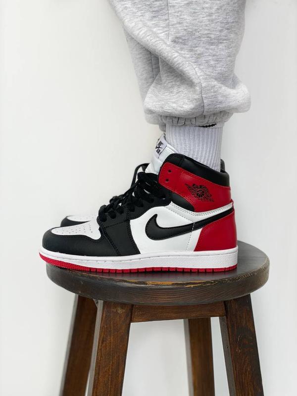 Medusa air jordan retro 1 black red 2850 Michael Jordan s key