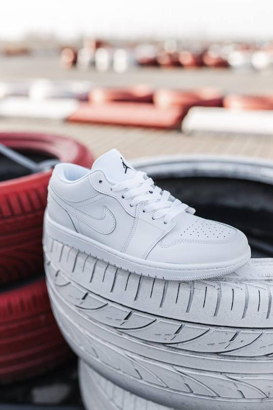 Air jordan hotsell 1 white mens