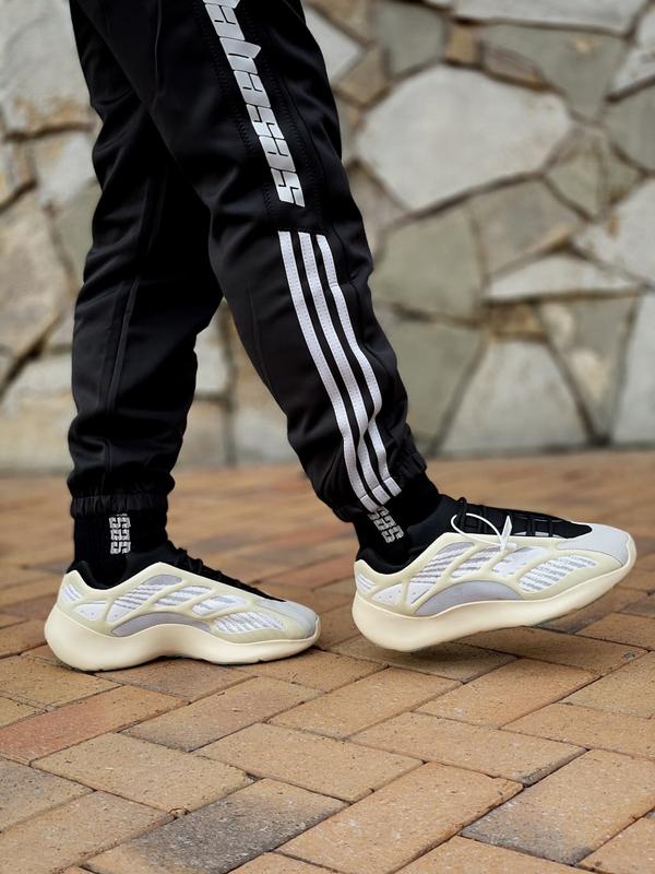 Adidas yeezy boost 700 v3 36 45 700 2399 55974282