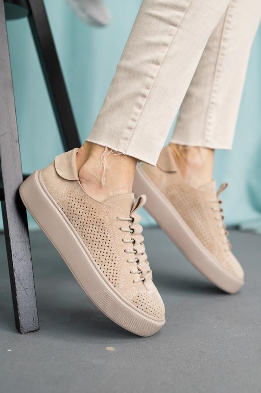 З перфорацією