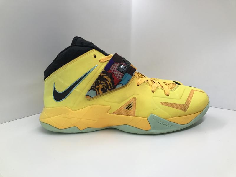 Krossovki Nike Zoom Lebron James Soldier Vii Pop Art Laser Original Kupit Po Dostupnoj Cene V Kieve I Ukraine Shafa Ua