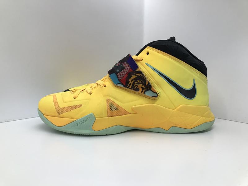 Krossovki Nike Zoom Lebron James Soldier Vii Pop Art Laser Original Kupit Po Dostupnoj Cene V Kieve I Ukraine Shafa Ua