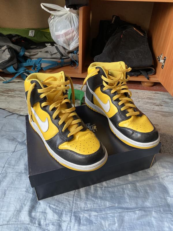 nike dunk high varsity maize 2011