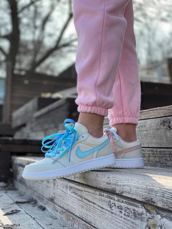 Jordan 1 hotsell blue pink