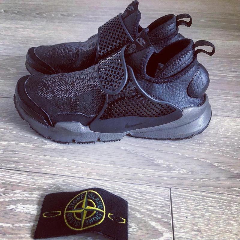 Sock dart x stone island deals
