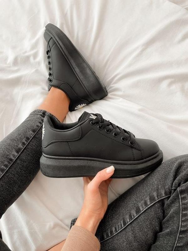 Кеди маквін чорні — цена 325 грн в каталоге Кеды ✓ Купить женские вещи по  доступной цене на Шафе | Украина #61843840