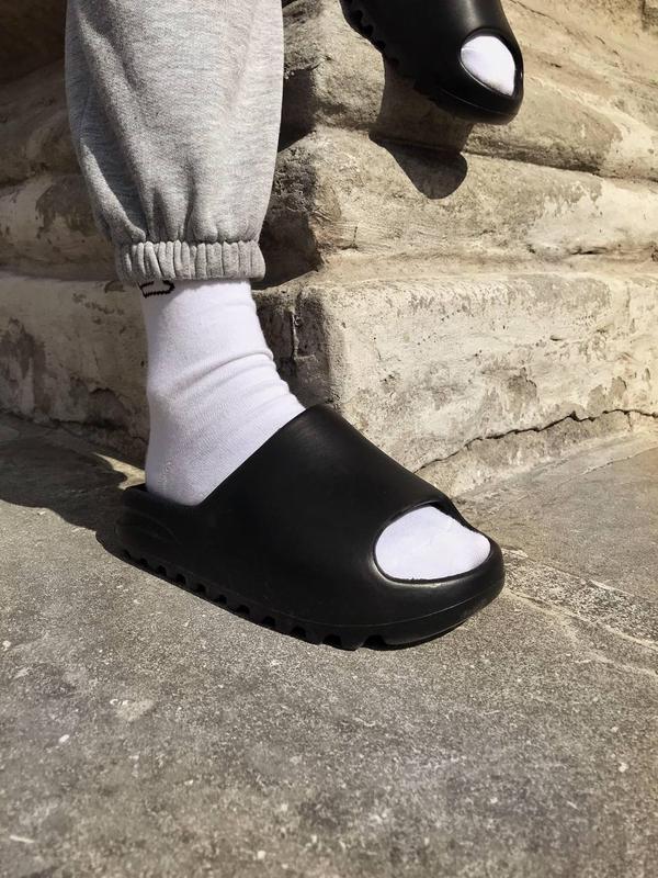 Yeezy slide black шльопанці тапочки тапки сланці — ціна 1968 грн у