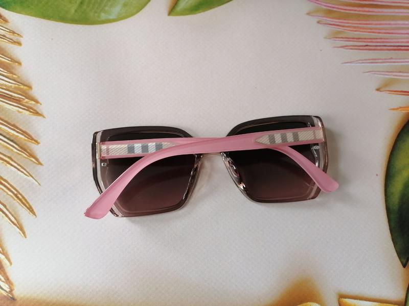 Трендовые розовые солнцезащитные женские очки с дужки клетки — цена 360 грн  в каталоге Очки ✓ Купить женские вещи по доступной цене на Шафе | Украина  #62632212