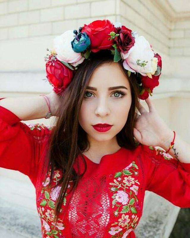 Кисти венки на голову приложение