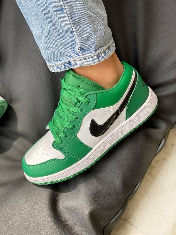 nike air jordan low pine green